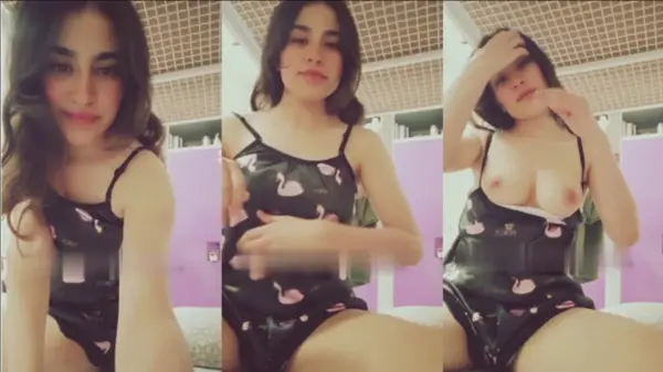 Cute Young Girl Showing & Mastrubating Viral Video